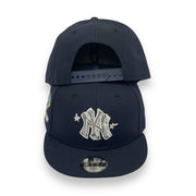 Load image into Gallery viewer, "KIDS" NEW YORK YANKEES CHALK-LOGO NEW ERA 9FIFTY SNAPBACK