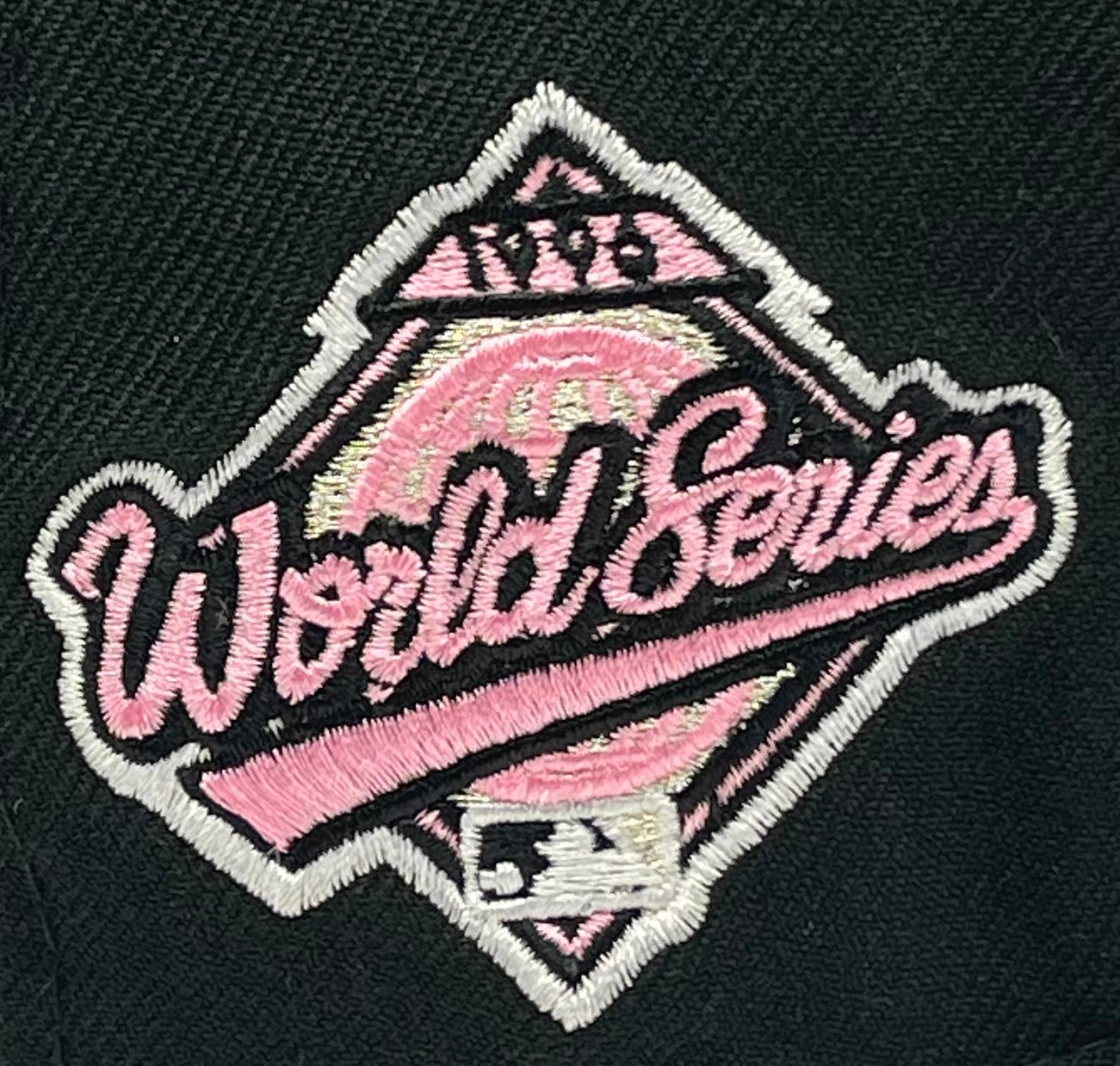 NEW YORK YANKEES (BOW) (1996 WORLDSERIES) NEW ERA 59FIFTY FITTED (PINK UNDER VISOR)