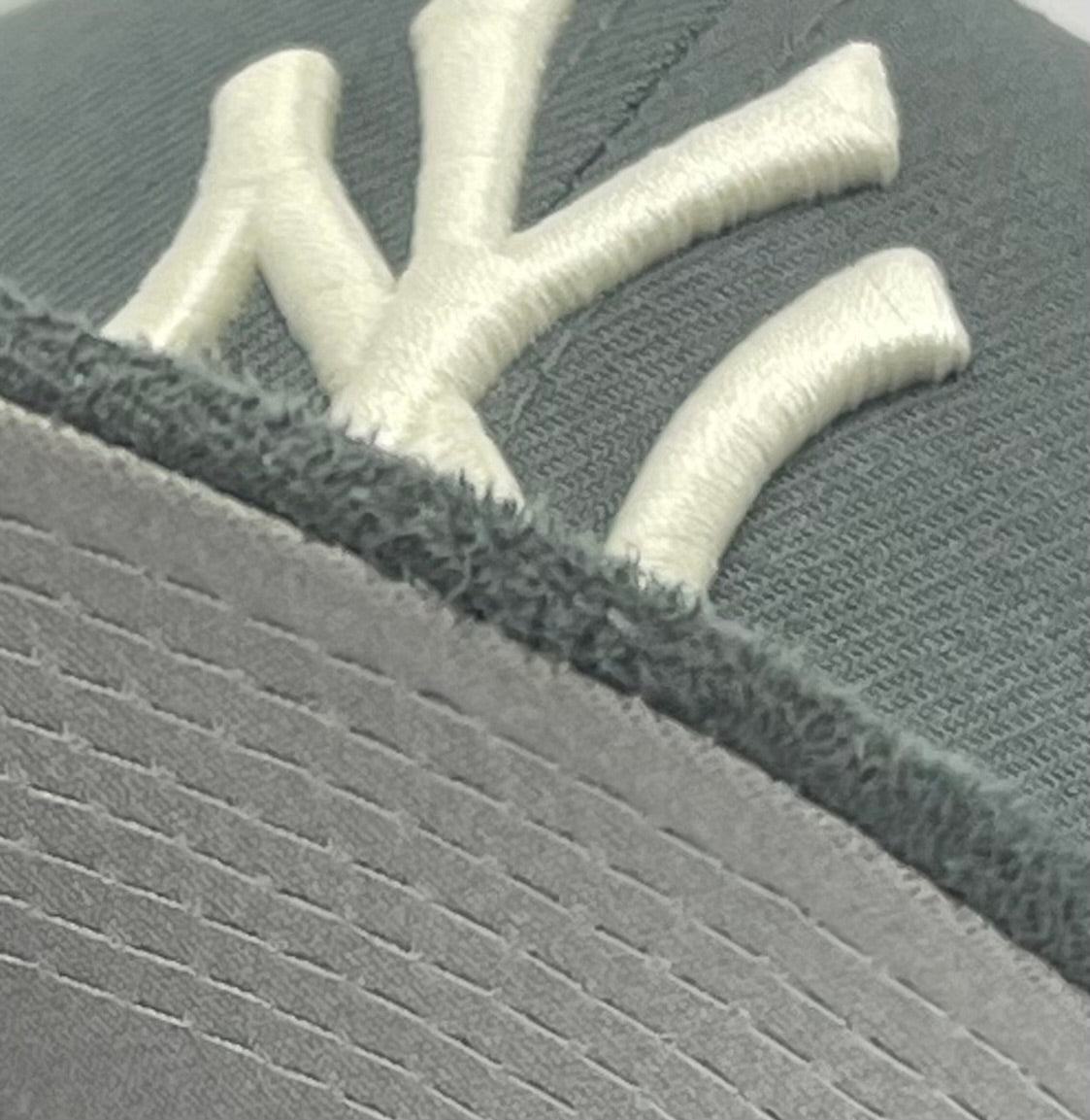 "KIDS" NEW YORK YANKEES (GREY)(1996 WORLDSERIES) NEW ERA 59FIFTY FITTED