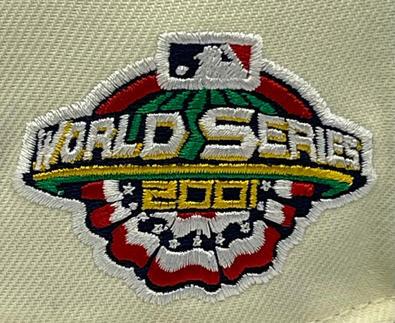 ARIZONA DIAMONDBACKS (OFF-WHITE) (2001 WS) NEW ERA 59FIFTY FITTED (PURPLE UNDER VISOR)