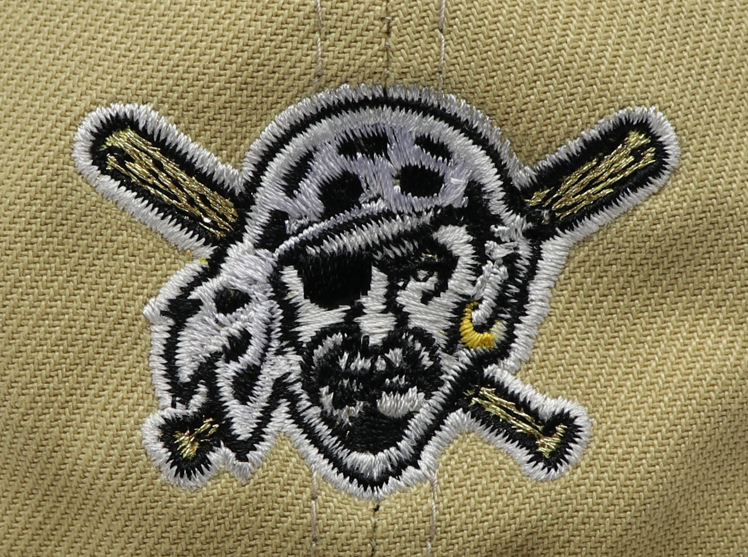 PITTSBURGH PIRATES (V-GOLD) NEW ERA 59FIFTY FITTED (OFF-WHITE UNDER VISOR)