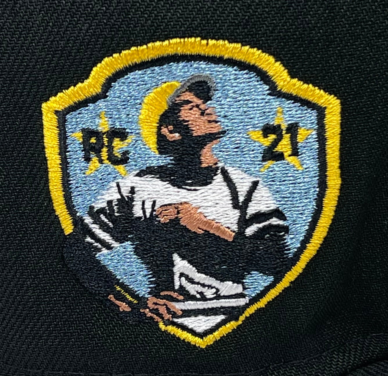 PITTSBURGH PIRATES (BLACK) (ROBERTO CLEMENTE) NEW ERA 59FIFTY FITTED