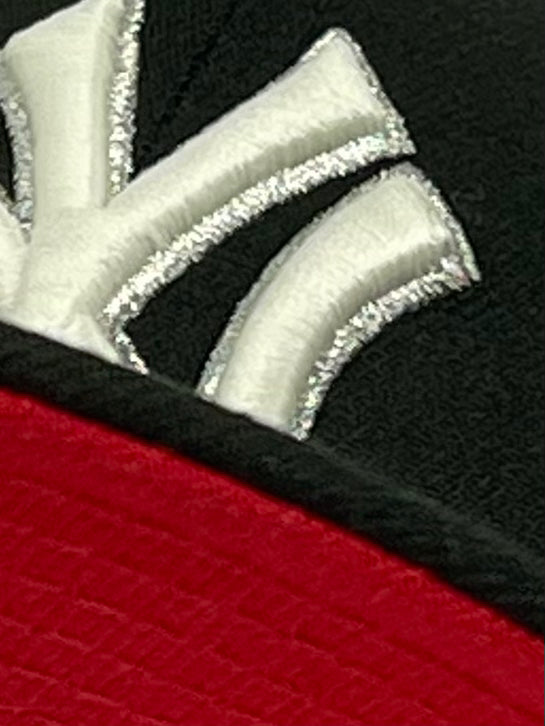 NEW YORK YANKEES (BLACK) (2001 WORLD SERIES) NEW ERA 59FIFTY FITTED (RED UNDER VISOR)