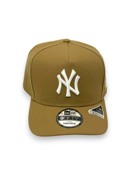 NEW YORK YANKEES (TAN) A-FRAME NEW ERA 9FIFTY SNAPBACK – 4ucaps.com