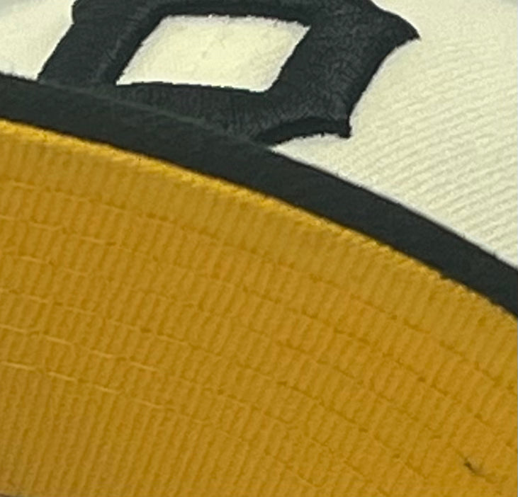 “KIDS” - PITTSBURGH PIRATES (OFF-WHITE) NEW ERA 59FIFTY FITTED (YELLOW UNDER VISOR)