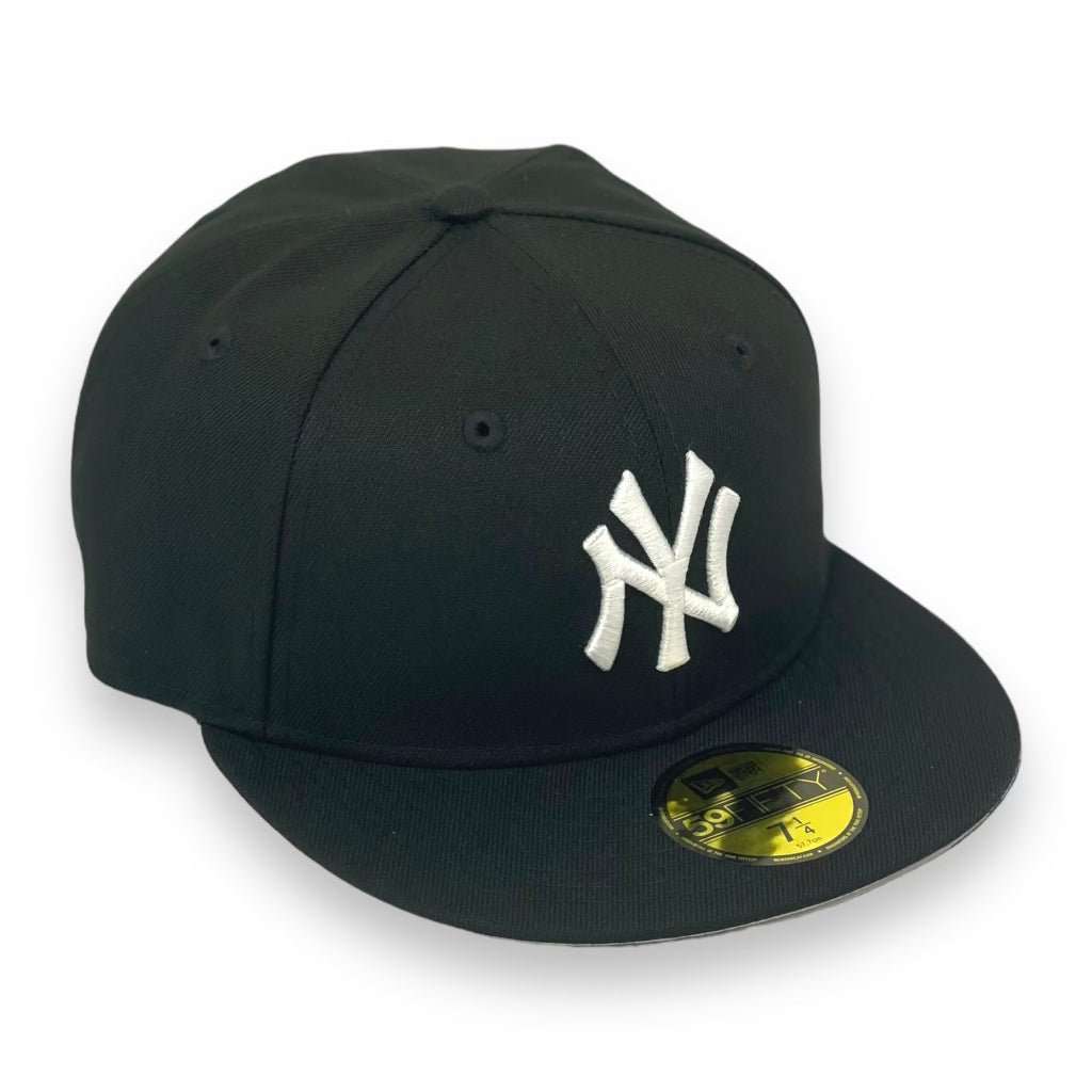 NEW YORK YANKEES (BLK/WHT) NEW ERA 59FIFTY FITTED (SKY BLUE BOTTOM)