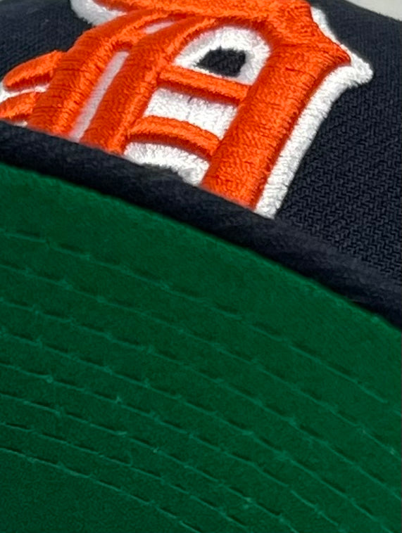 DETROIT TIGERS (MLB INTER LEAGUE) NEW ERA 59FIFTY FITTED (GREEN UNDER VISOR)