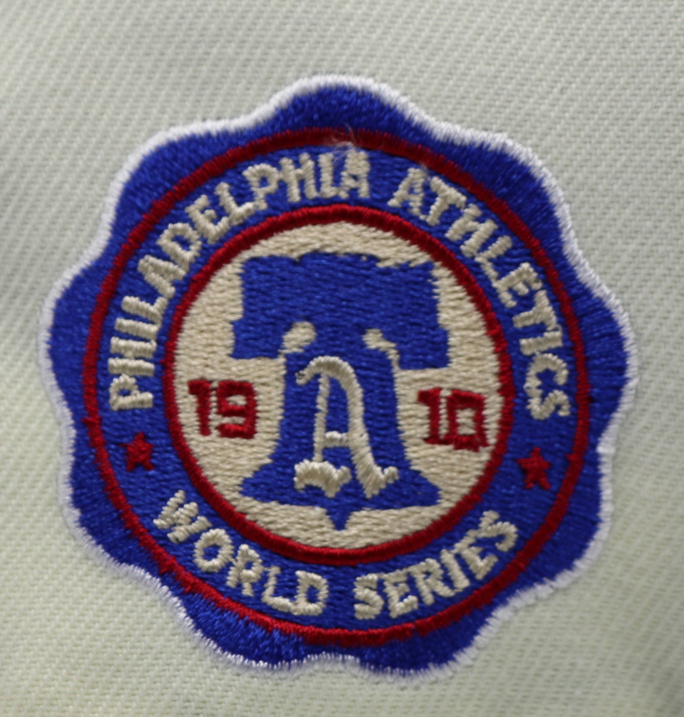 PHILADELPHIA ATHLETICS (OFF-WHITE) (1910 WORLD SERIES) NEW ERA 59FIFTY FITTED (GREEN UNDER VISOR)