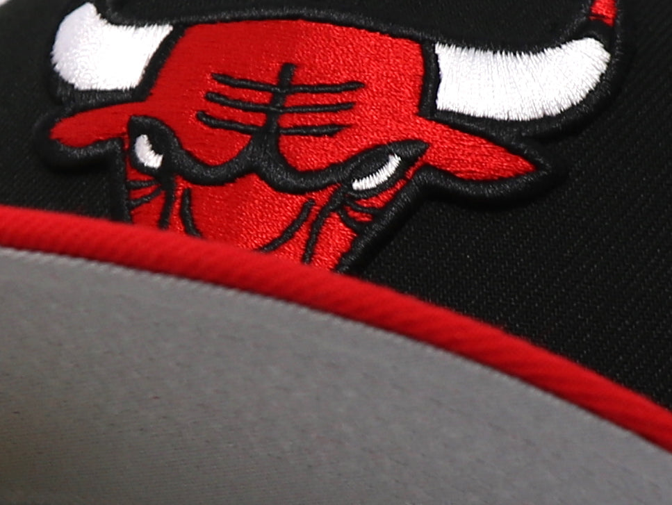 CHICAGO BULLS 2-TONE  (BLACK/RED) 59FITY NEW ERA FITTED