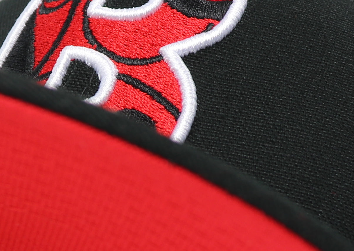 CHICAGO BULLS (BLACK) 59FIFTY NEW ERA FITTED (RED UNDER VISOR)