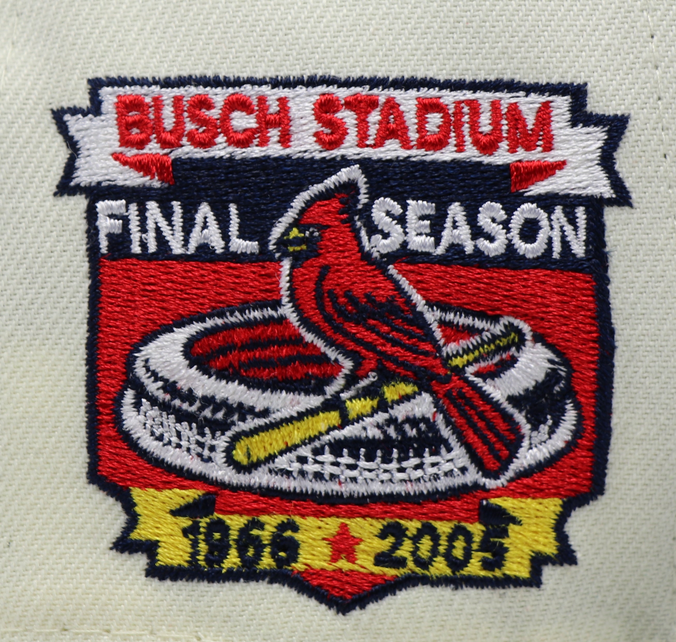 ST.LOUIS CARDINALS (OFF-WHITE) (BUSCH STADIUM 1966-2005) NEW ERA 59FIFTY FITTED (GREEN UNDER VISOR)