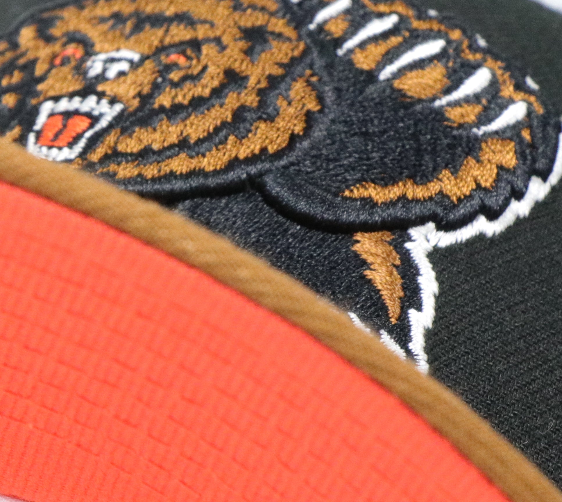 MEMPHIS GRIZZLIES (BLACK) NEW ERA 59FIFTY FITTED (ORANGE UNDER VISOR)