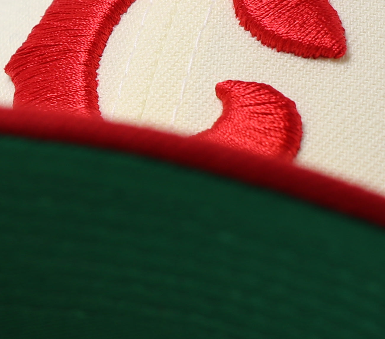 CLEVELAND INDIANS "OFFWHITE" (1935 ALLSTARGAME) NEW ERA 59FIFTY FITTED (GREEN UNDER VISOR)