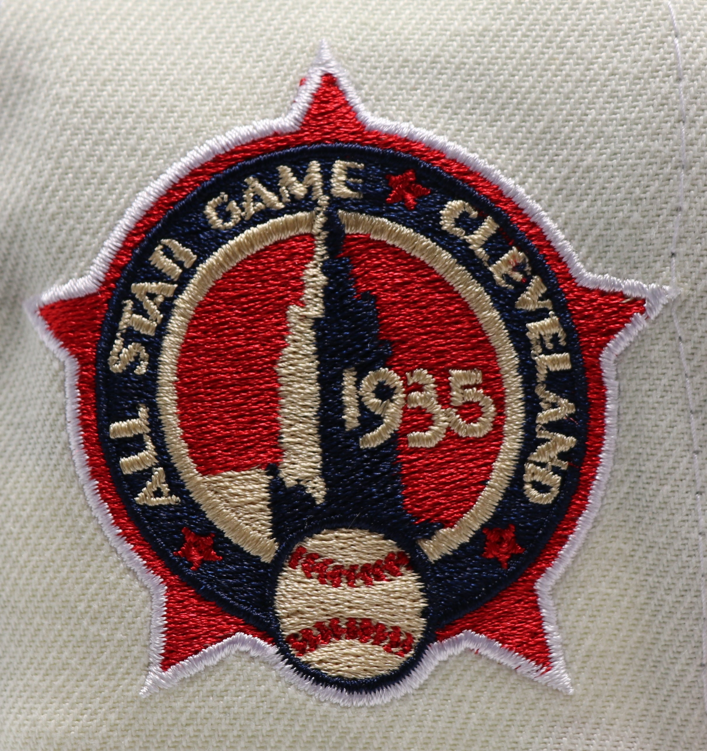 CLEVELAND INDIANS "OFFWHITE" (1935 ALLSTARGAME) NEW ERA 59FIFTY FITTED (GREEN UNDER VISOR)