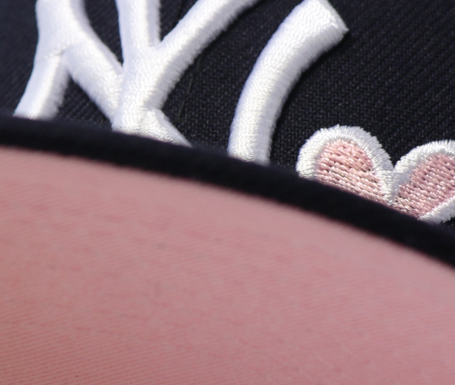 (KIDS) - NEW YORK YANKEES (2008 ASG X LOVE OF THE GAME) NEW ERA 59FIFTY FITTED (PINK UNDER VISOR)