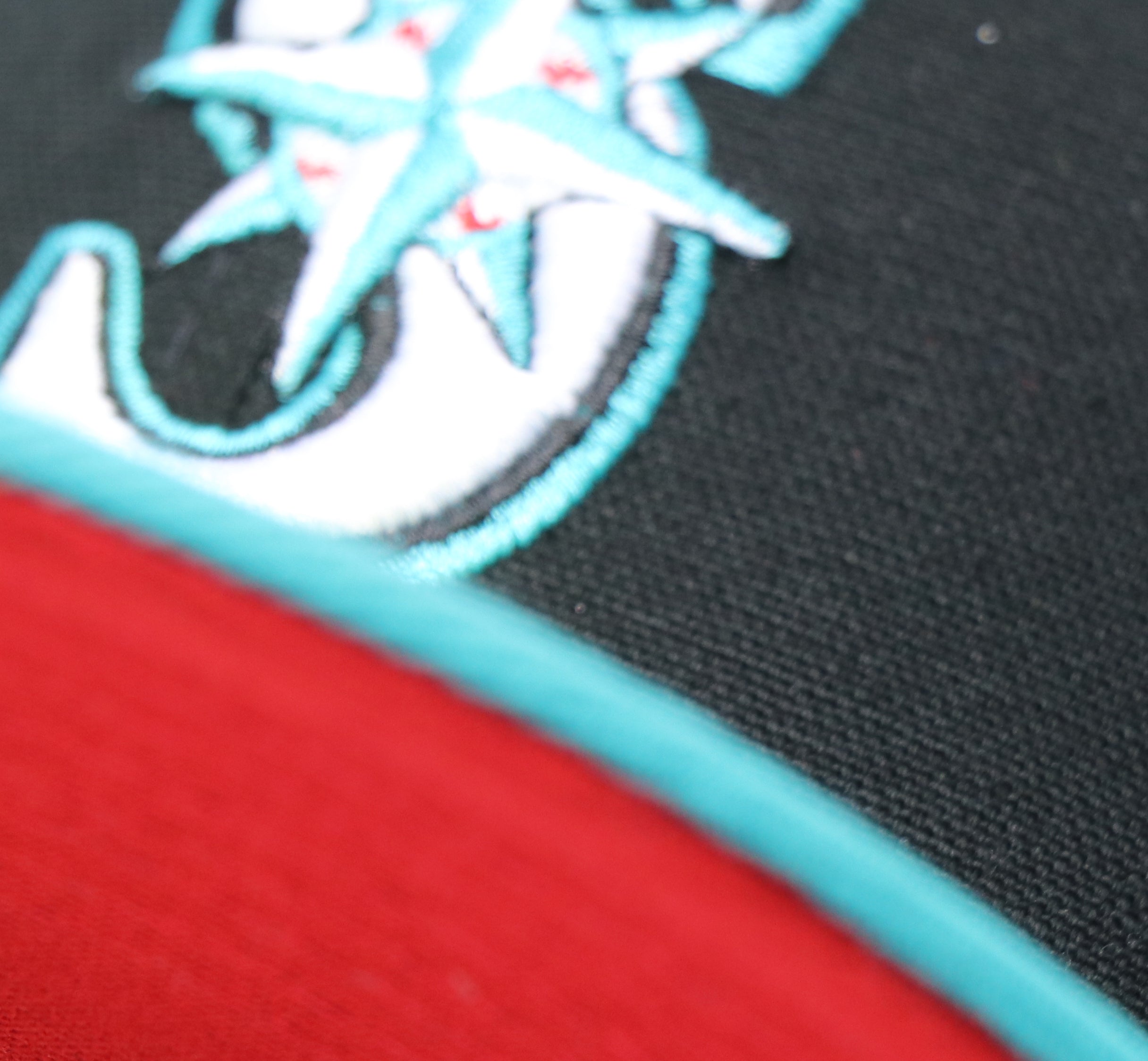 SEATTLE MARINERS "25TH ANNIVERSARY" NEW ERA 59FIFTY FITTED (RED UNDER VISOR) (S)
