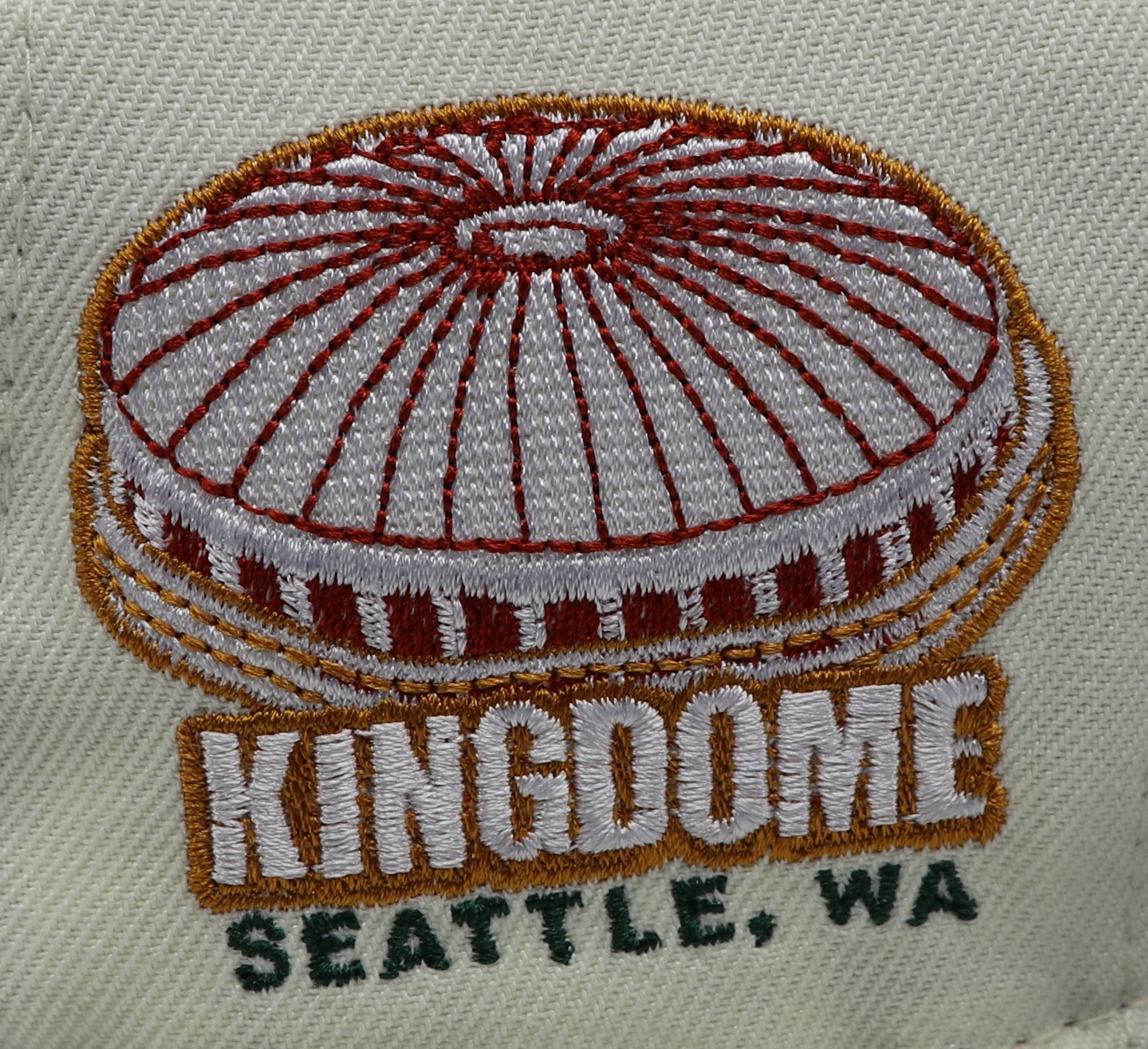 SEATTLE MARINERS (OFF-WHITE) KINGDOME NEW ERA 59FIFTY FITTED (RED UNDER VISOR)