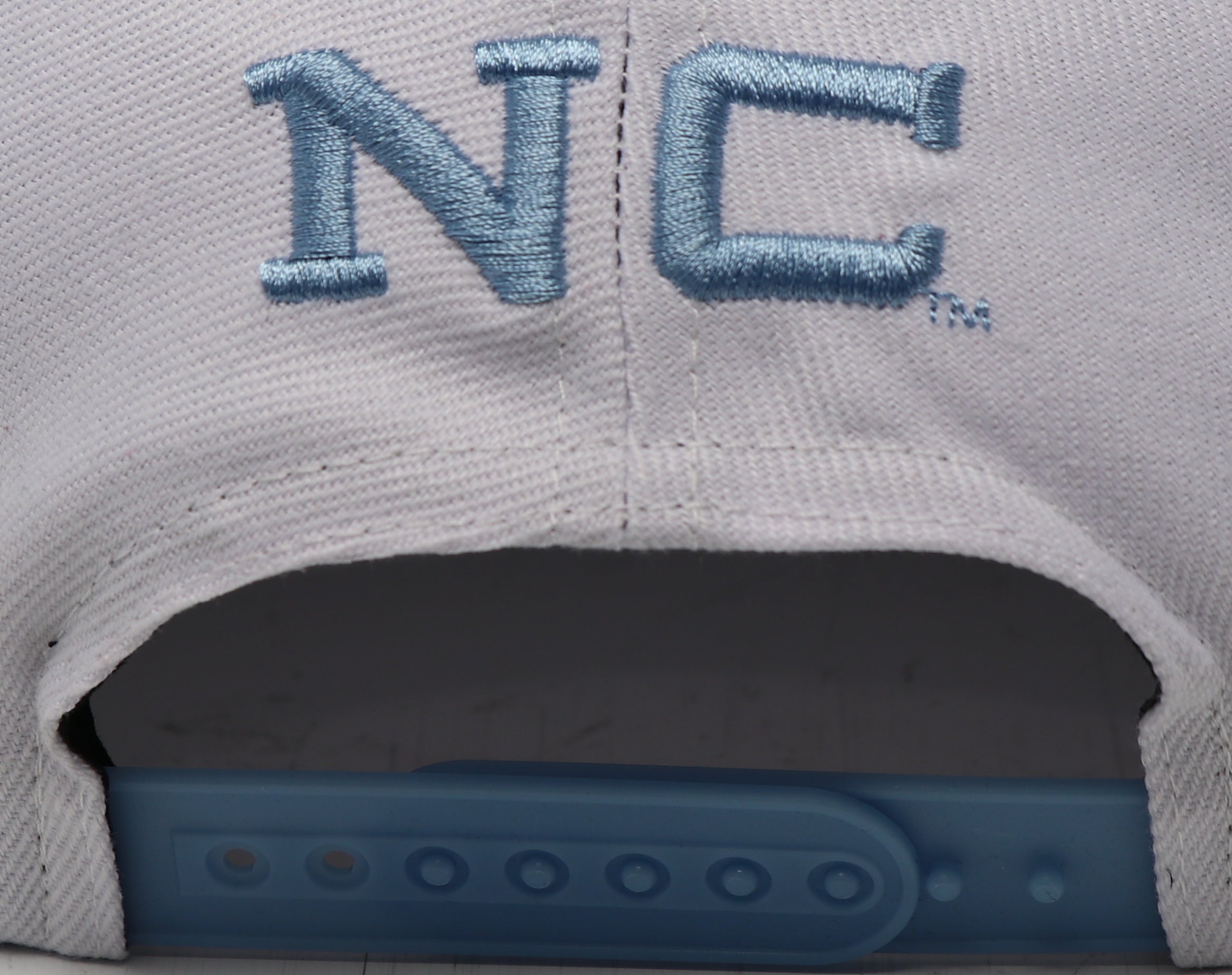 MITCHELL & NESS NORTH CAROLINA TAR HEELS 2-TONE SNAPBACK