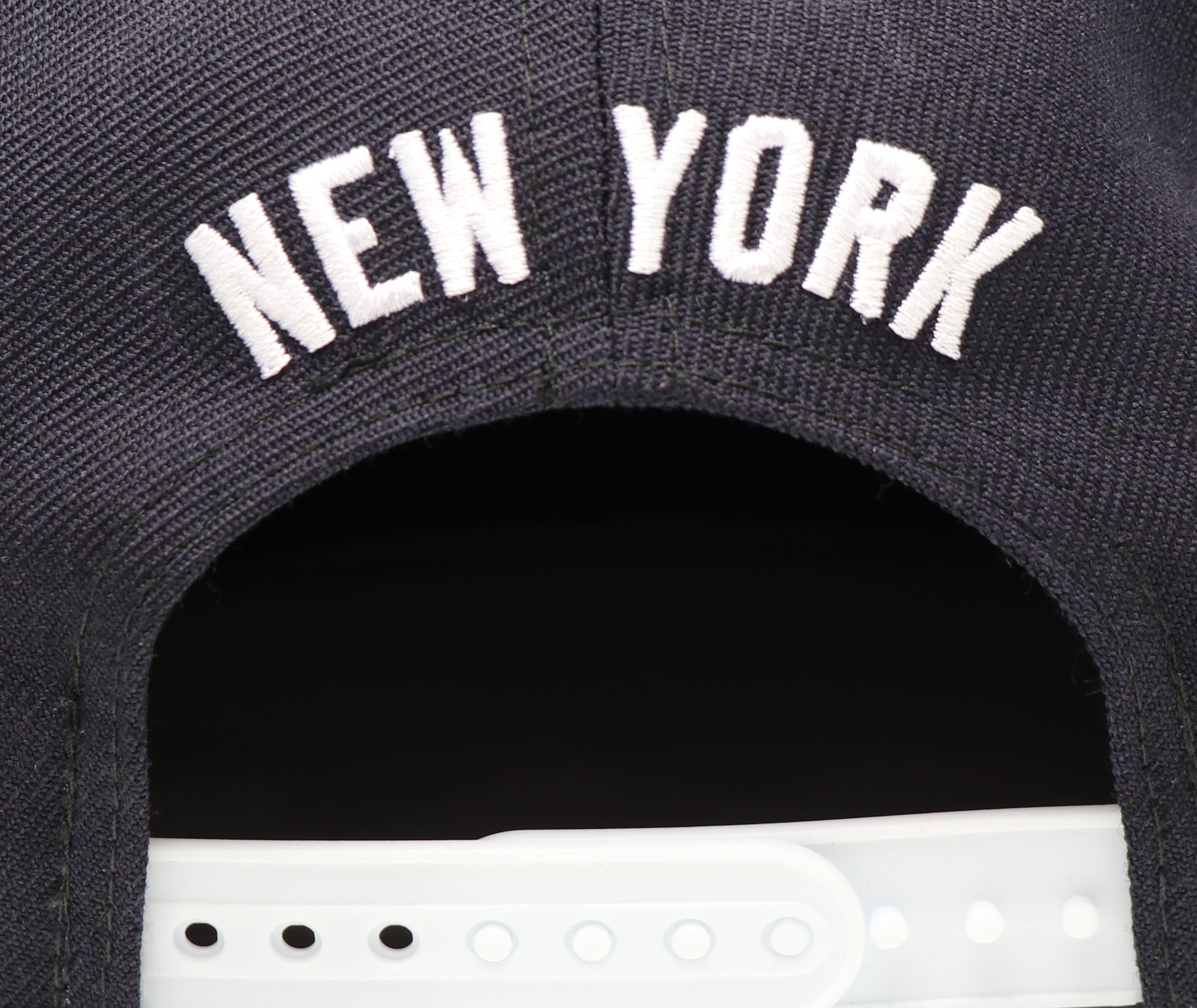 NEW YORK YANKEES NEW ERA "1947 WORLD SERIES LOGO" SNAPBACK