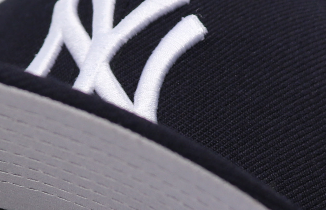 NEW YORK YANKEES (NAVY) (1999 WORLDSERIES) SNAPBACK NEWERA 9FIFTY SNAPBACK