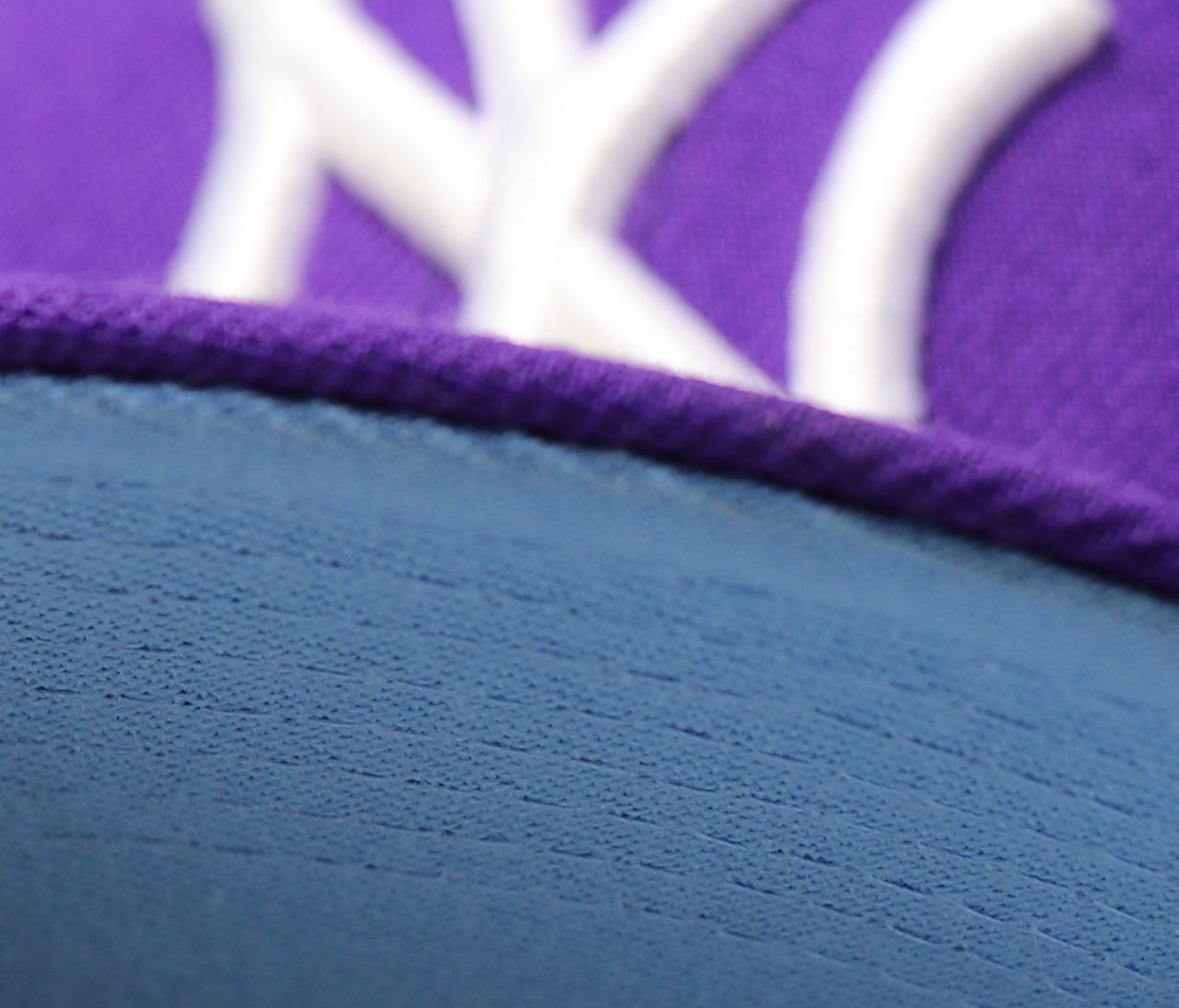 NEW YORK YANKEES (PURPLE) (2000 WORLDSERIES) NEW ERA 59FIFTY FITTED (SKY BLUE UNDER VISOR)
