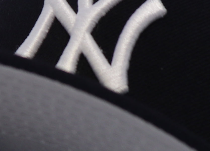 NEW YORK YANKEES (2001 WORLD SERIES) NEW ERA 59FIFTY FITTED (GREY UNDER VISOR)