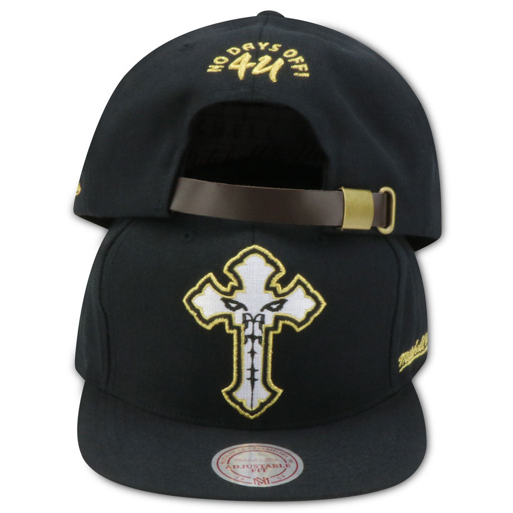 ONLY GOD CAN JUDGE MITCHELL & NESS STRAPBACK