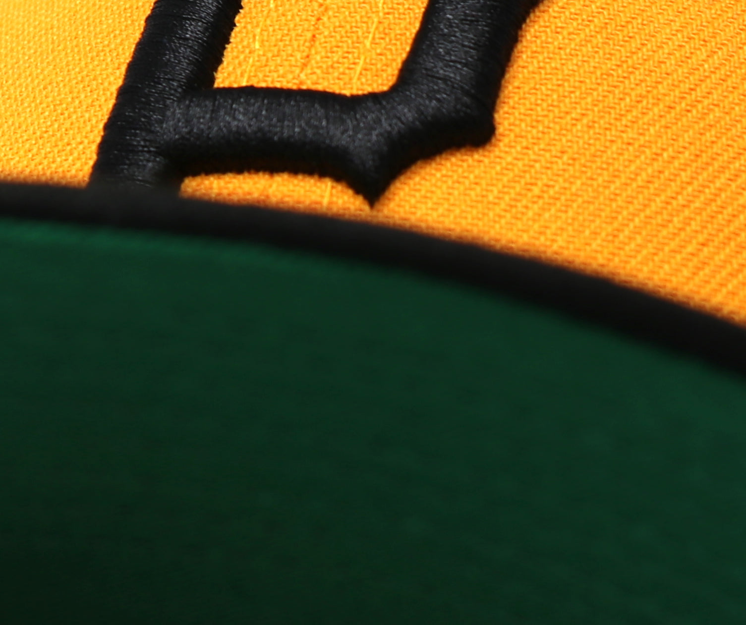 PITTSBURG PIRATES (1971-1975 GAME) 59FIFTY FITTED (GREEN UNDER VISOR)