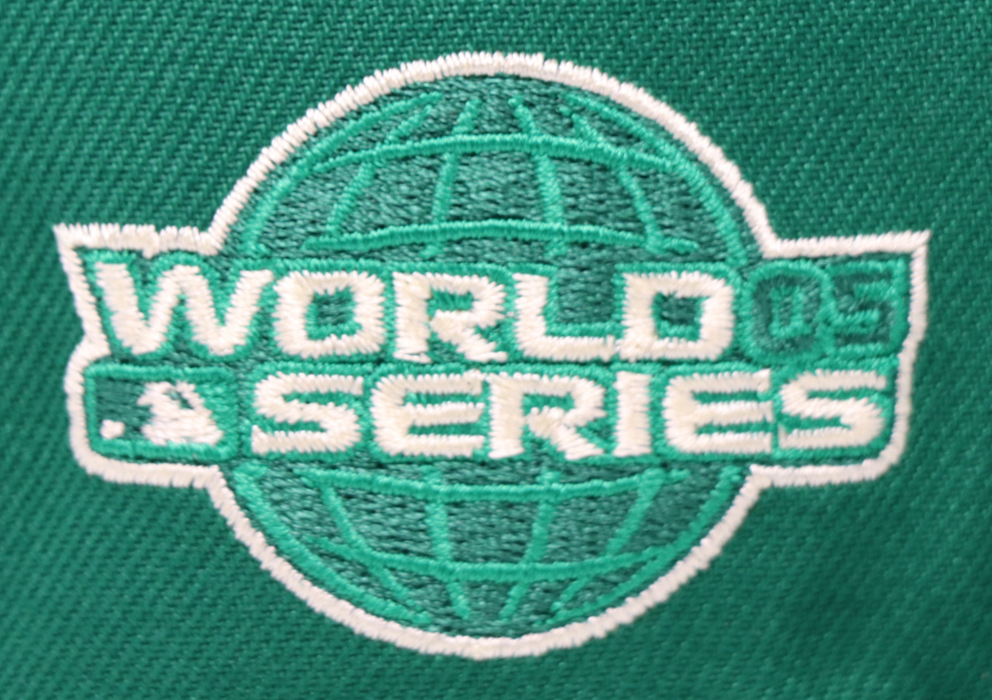 CHICAGO WHITESOX (GREEN) "2005 WORLDSERIES" NEW ERA 59FIFTY FITTED ( LEMON UNDER VISOR