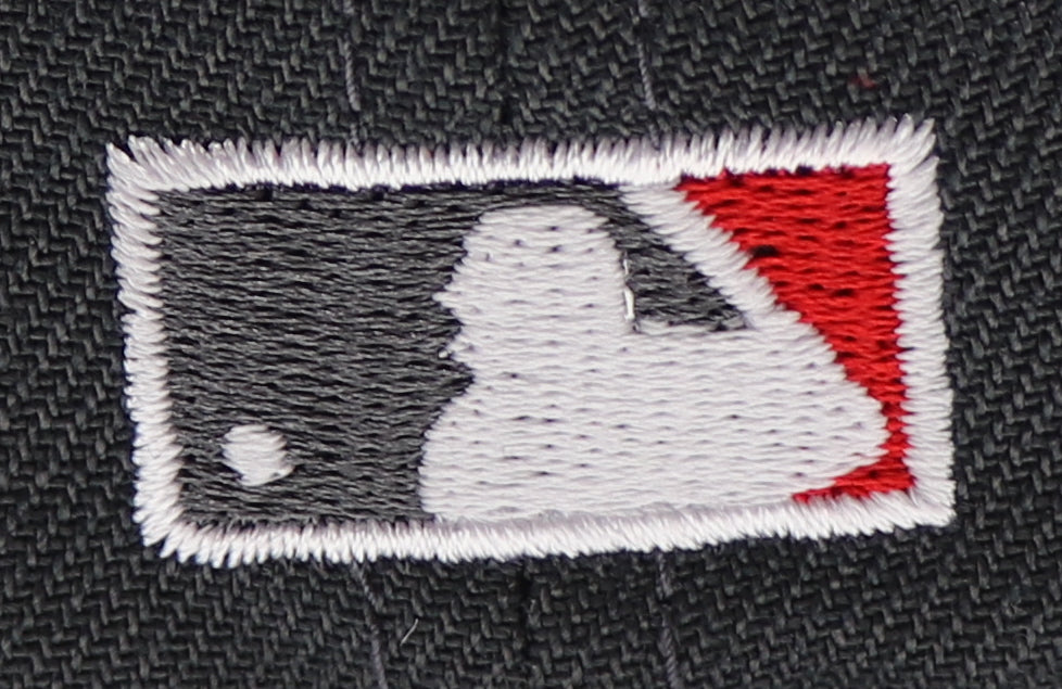 CHICAGO WHITESOX (GREY) (2005 WS CHAMPIONS) NEW ERA 59FIFTY FITTED (RED UNDER VISOR)